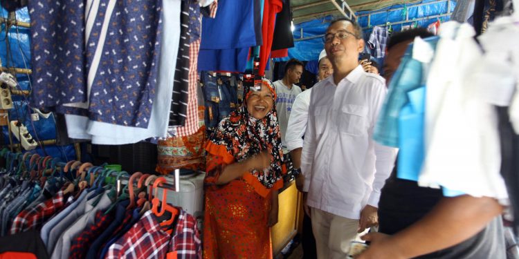 Sihar Perkenalkan Tiga Program Kartu Sumut Hebat Sihar Perkenalkan Tiga Program Kartu Sumut Hebat