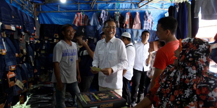 Susilawati Tidak Sadar Pria yang Beli Dagangannya Sihar Sitorus