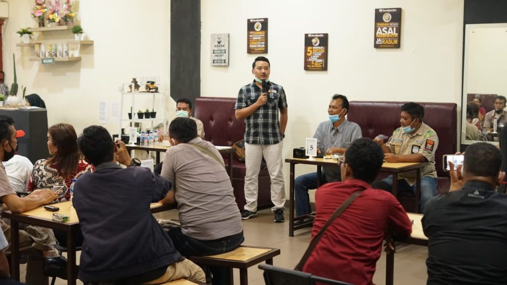 Kasat Reskrim AKP Rachmat Aribowo Disambut Wartawan Unit Polres Simalungun