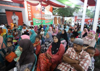 Ratusan Warga Buka Puasa Bersama di Rumah Pemenangan Relawan Djarot-Sihar