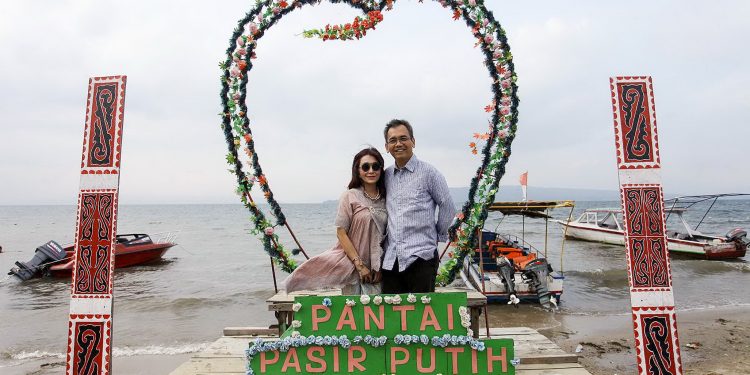 Bernostalgia Menilik Kisah Cinta Sihar Sitorus dan Patricia Siahaan
