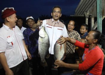 Bertemu Masyarakat Bagan Percut, Sihar Terima Curhatan Nelayan 