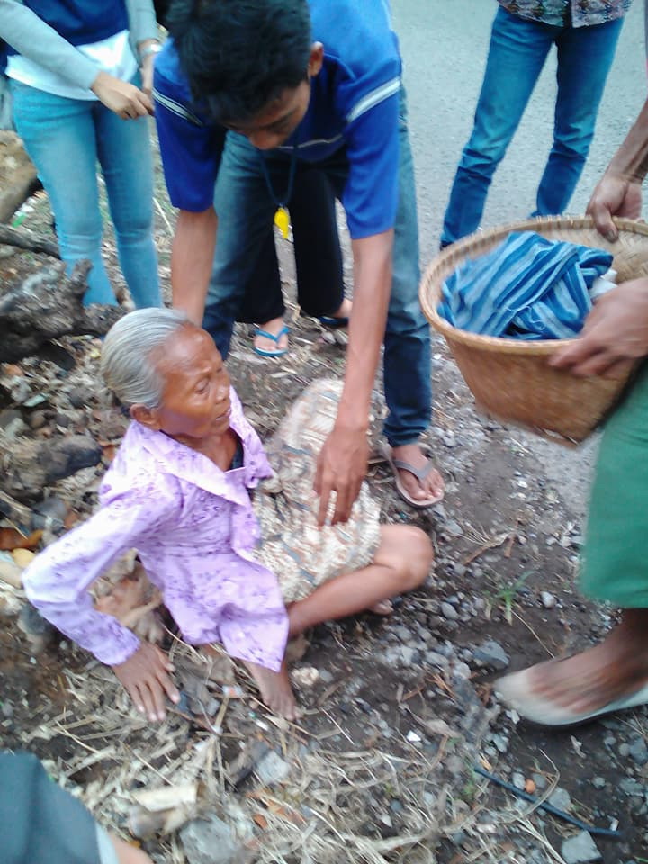 Tega, Nenek Penjual Pisang Dijambret dan Dibiarkan Tergeletak di Pinggir Jalan
