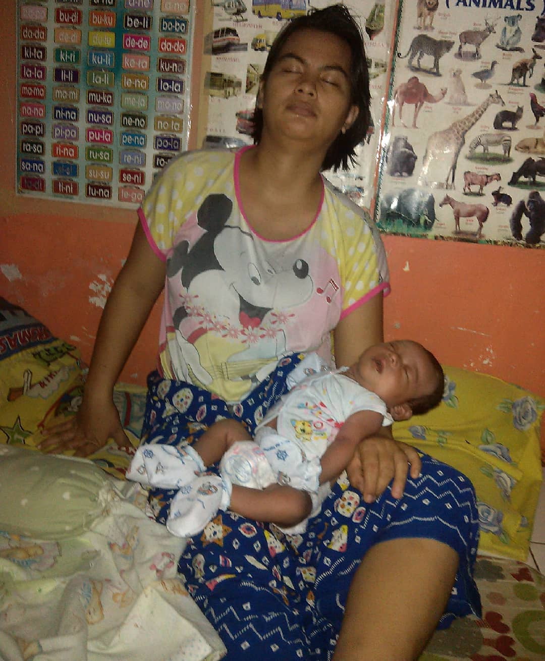 Unggah Foto Istri dan Anak yang Tertidur Pulas. Postingan Pria ini Viral dan Bikin Haru... Unggah Foto Istri dan Anak yang Tertidur Pulas. Postingan Pria ini Viral dan Bikin Haru...