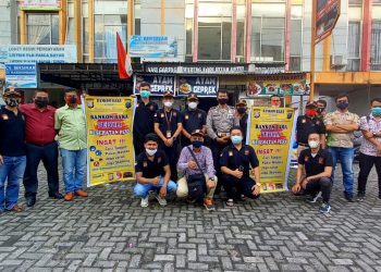 Hari Kesehatan Nasional, Bankom Bara Siantar-Simalungun Berikan Masker dan Vitamin ke Sejumlah Wartawan