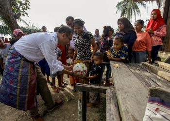 Warga Hamparan Perak Curhat ke Sihar Soal Daerah Pinggiran yang Dianak Tirikan