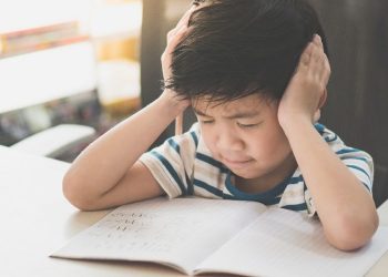 Bantu Anak Kerjakan PR Matematika, Ayah Ini Sampai Alami Serangan Jantung