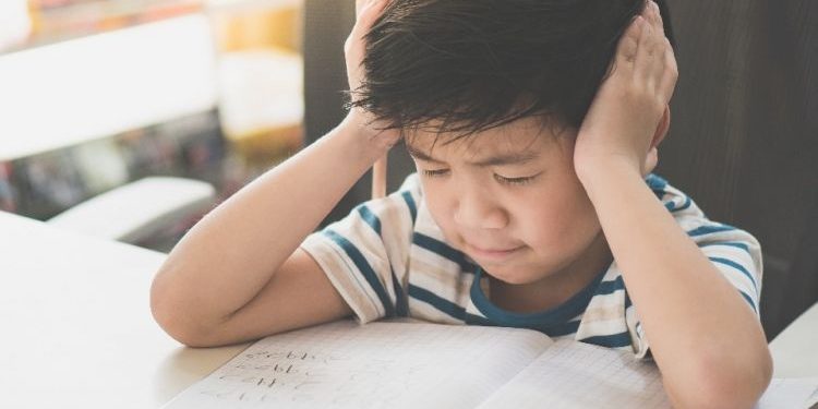 Bantu Anak Kerjakan PR Matematika, Ayah Ini Sampai Alami Serangan Jantung Bantu Anak Kerjakan PR Matematika, Ayah Ini Sampai Alami Serangan Jantung