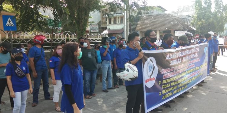 Organisasi Buruh Sibolga Minta Pemerintah Tinjau Kembali UU Omnibus Law