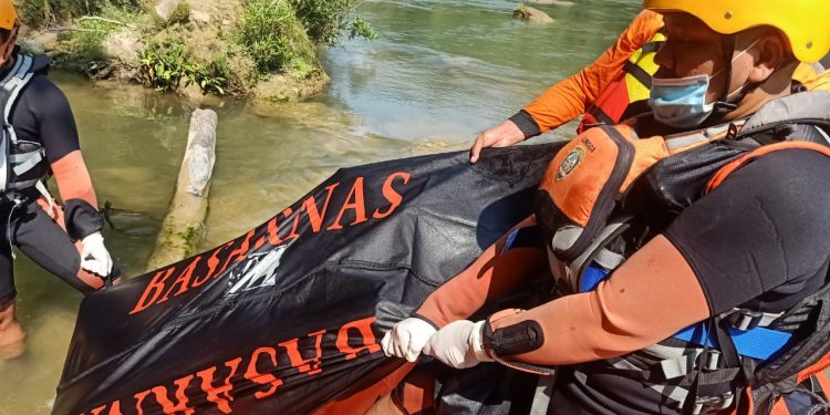 Pargaulan Hutagaol Hanyut dan Tewas saat Cari Ikan di Sungai Asahan Pargaulan Hutagaol Hanyut dan Tewas saat Cari Ikan di Sungai Asahan