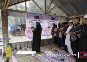 Adzan Berkumandang, Hasim Rehat Sejenak dan Ajak Warga Sholat