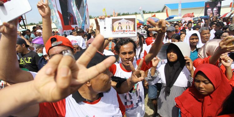 Lagu Bendera Hebohkan Kampanye Djoss di Asahan Lagu Bendera Hebohkan Kampanye Djoss di Asahan