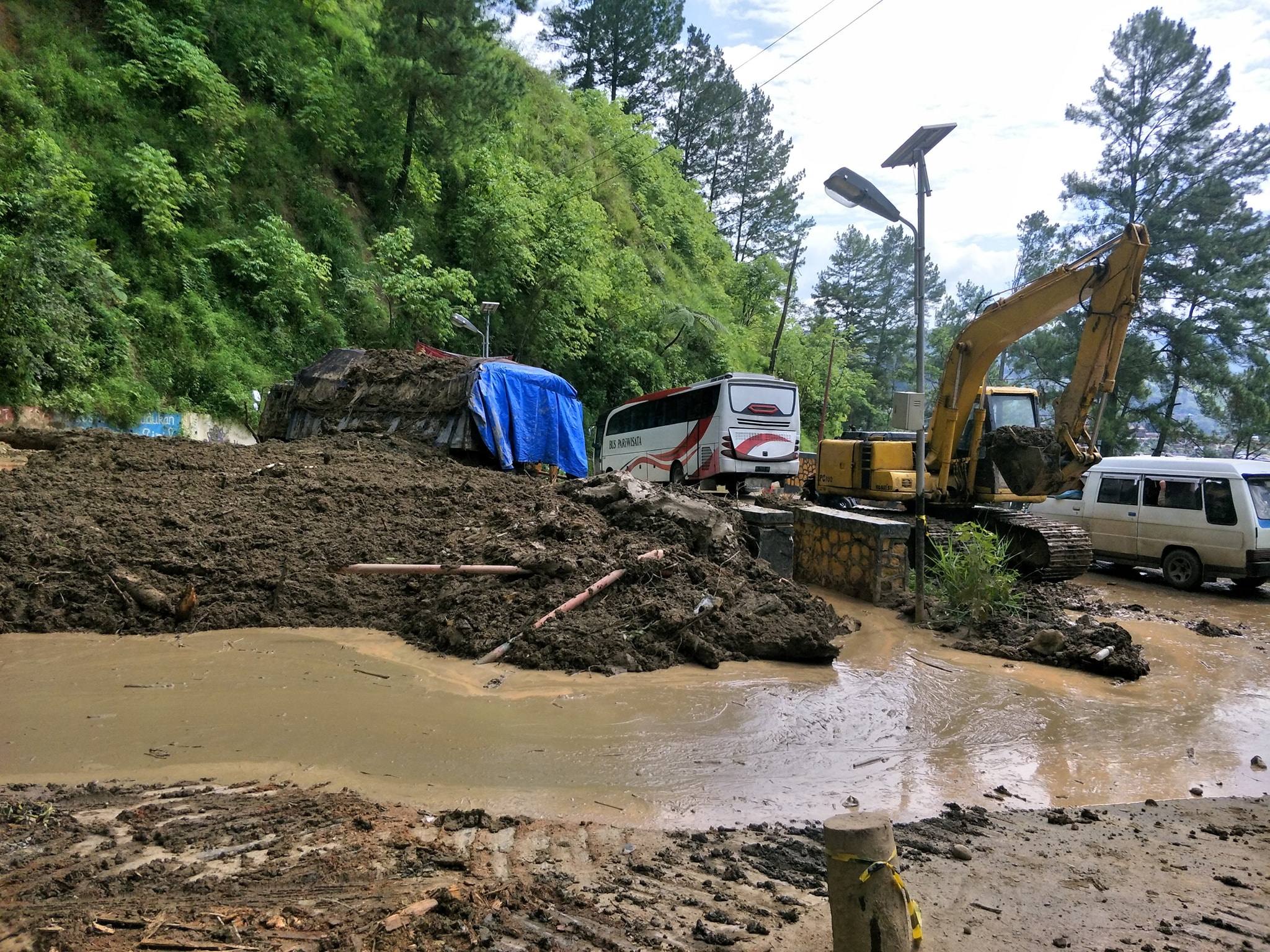 Jalan Lintas Menuju Parapat Danau Toba Sudah Bisa Dilalui