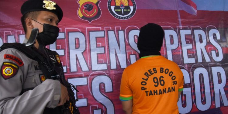 Rumah Tak Kunjung Dibangun, Direktur Perumahan Ditangkap Polisi Rumah Tak Kunjung Dibangun, Direktur Perumahan Ditangkap Polisi