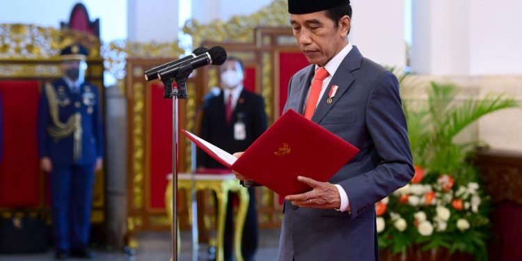 Presiden Jokowi Lantik Enam Menteri Baru Kabinet Indonesia Maju Presiden Jokowi Lantik Enam Menteri Baru Kabinet Indonesia Maju