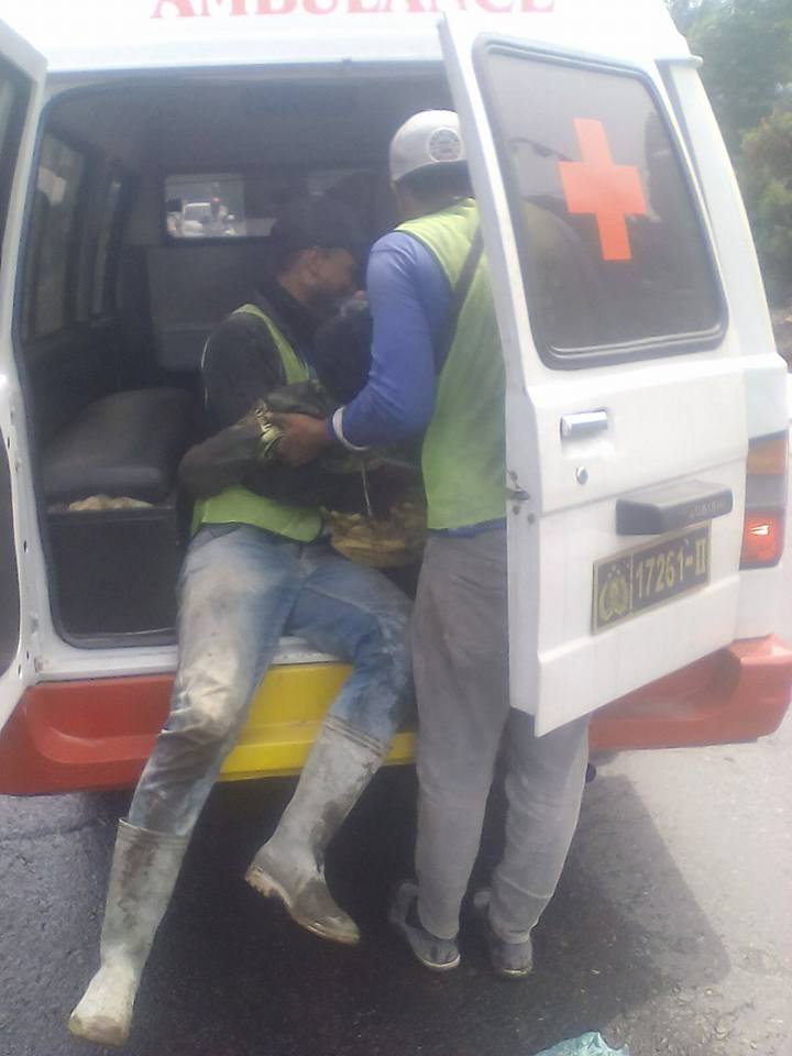 Dua Pekerja Perbaikan Jalan Tewas Ditabrak Mobil Tangki CPO di Sibolangit