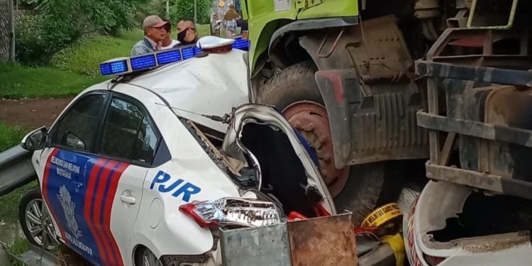 Kecelakaan Beruntun di Jalan Tol, Mobil Polisi Ditabrak Truk, Enam Orang Korban