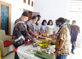 Pomparan Raja Silahi Sabungan Berangkatkan Asner Silalahi