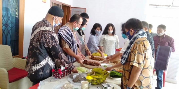 Pomparan Raja Silahi Sabungan Berangkatkan Asner Silalahi