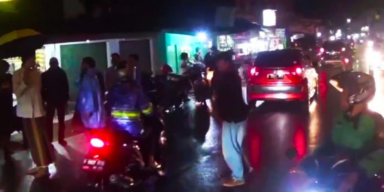Beraksi Saat Warga Sholat Tarawih, Maling Sepedamotor Dimassa Beraksi Saat Warga Sholat Tarawih, Maling Sepedamotor Dimassa