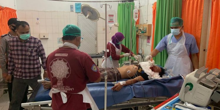 Awalnya Hendak Menyeberang Pulang ke Nias, Malah Sayat Leher Sendiri dengan Cutter Awalnya Hendak Menyeberang Pulang ke Nias, Malah Sayat Leher Sendiri dengan Cutter