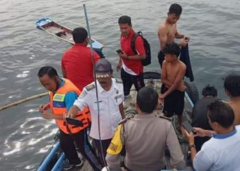 Perahu Berpenumpang 4 Siswa SMKN 1 Nainggolan Terbalik di Danau Toba