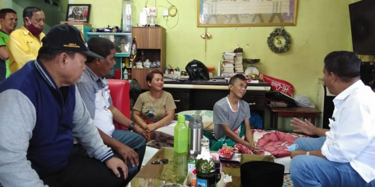 RHS Cepat Tanggap Melayani Pengobatan Tim Pemenangan yang Sakit RHS Cepat Tanggap Melayani Pengobatan Tim Pemenangan yang Sakit