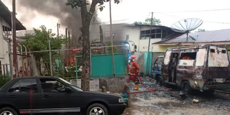 Dibiarkan Bertahun-tahun, Mobil Perpustakaan Pemkab Simalungun Terbakar