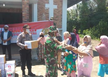 Polres Simalungun dan Yonif 122 Tombak Sakti Baksos Bersama Jelang HUT TNI
