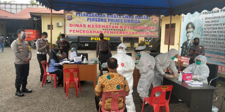 Personil Polres Sibolga Ikut Swab Tes Massal