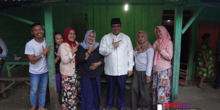 Bang Hasim kok Mau Makan Mie Sop di Warung Kaki Lima... Bang Hasim kok Mau Makan Mie Sop di Warung Kaki Lima...