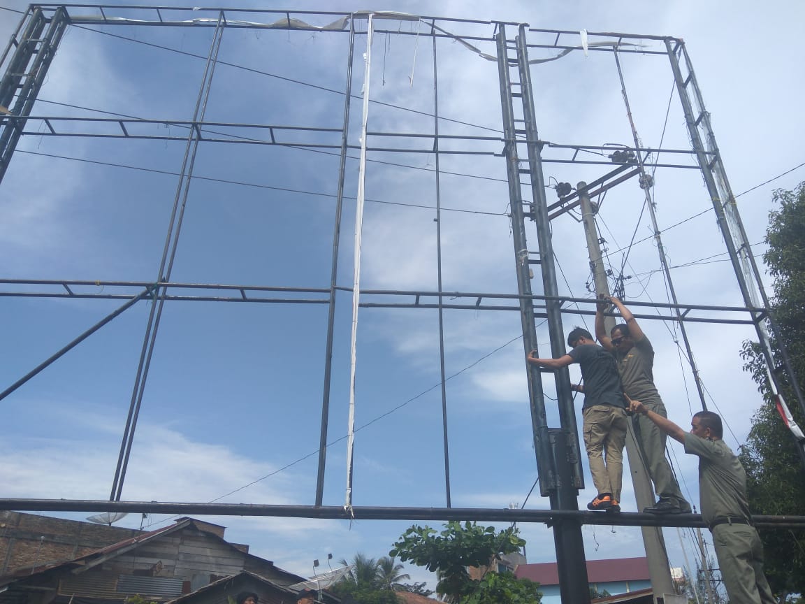 Izinnya Kadaluarsa, Billboard Maju Bersama Motor Dibongkar Satpol PP Izinnya Kadaluarsa, Billboard Maju Bersama Motor Dibongkar Satpol PP