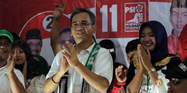 Nyanyi Bareng Anak Muda, Warga Binjai: Sihar Itu Membumi, Pemuda Sekali Nyanyi Bareng Anak Muda, Warga Binjai: Sihar Itu Membumi, Pemuda Sekali