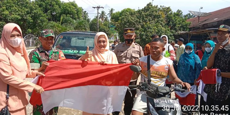 Polsek Prapat Janji Polres Asahan Bersama Forkopimcam Pencanangan Gerakan Pembagian 10 Juta Bendera Merah Putih