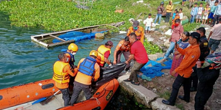 Terpeleset Usai Beri Makan Ikan, Bornok Lumbantoruan Jatuh dan Tenggelam di Danau Toba