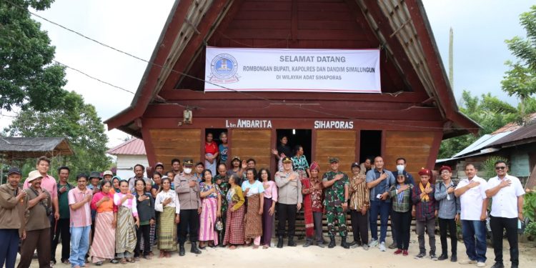 Temu Ramah Kapolres Simalungun Bersama Masyarakat Adat Ambarita Sihaporas (Lamtoras) Mendukung Harkamtibmas Temu Ramah Kapolres Simalungun Bersama Masyarakat Adat Ambarita Sihaporas (Lamtoras) Mendukung Harkamtibmas