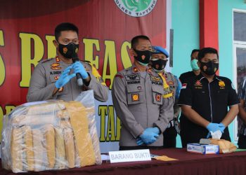 Sepasang Pemilik 13 Ball Ganja Diciduk Polisi di Depan Puskesmas