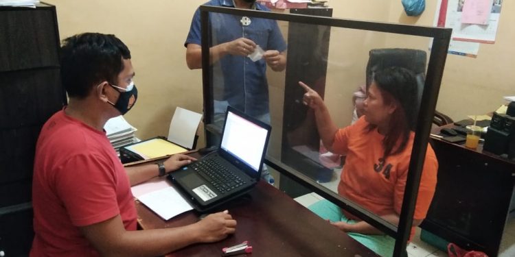 Dewi Damanik Terciduk di Rumahnya, Jual Sabu ke Polisi yang Menyamar