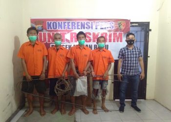Empat Pelaku Pencurian Tower Disikat dan Digiring ke Polsek Medan Baru