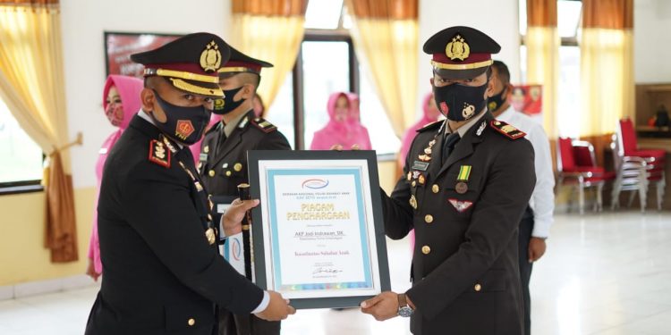 Frans Simanjuntak Apresiasi Kinerja AKP Jodi Indrawan Selama di Simalungun Frans Simanjuntak Apresiasi Kinerja AKP Jodi Indrawan Selama di Simalungun