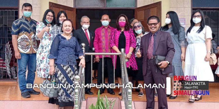 Jelang Pilkada Simalungun, Pdt B Manurung di GPdI Maranatha Doakan TPS Jelang Pilkada Simalungun, Pdt B Manurung di GPdI Maranatha Doakan TPS