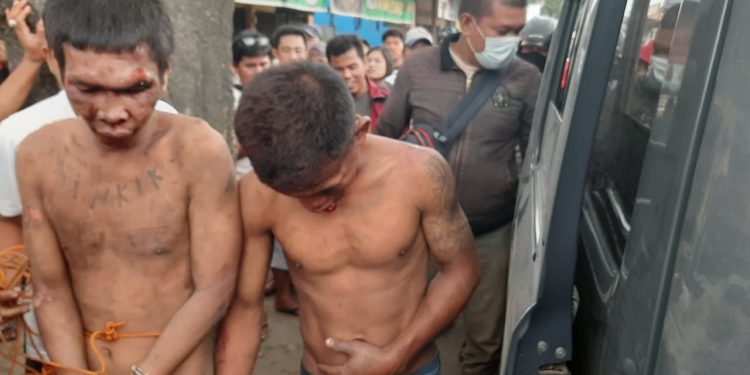 Edi Tarigan dan Hendra Siregar Babak Belur Usai Curi 50 Ekor Lele milik Eva Surbakti Edi Tarigan dan Hendra Siregar Babak Belur Usai Curi 50 Ekor Lele milik Eva Surbakti
