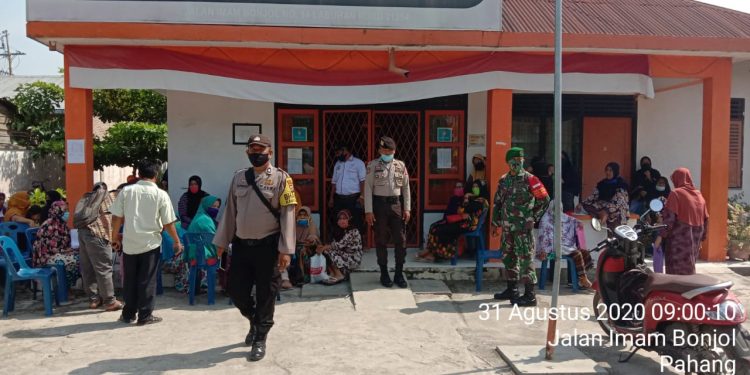 TNI-POLRI Kompak Laksanakan Patroli Gabungan Protokol Kesehatan Covid-19 TNI-POLRI Kompak Laksanakan Patroli Gabungan Protokol Kesehatan Covid-19