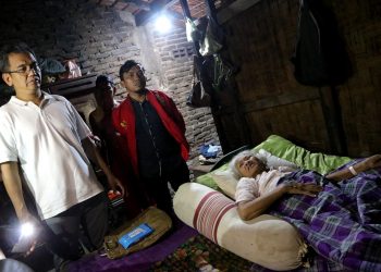 Tiga Bulan Terbaring Menderita Gangren, Sihar Ajak Syahriani Berobat ke Rumah Sakit