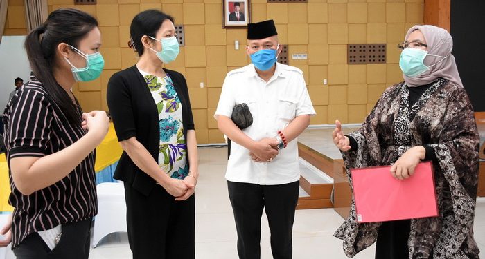 Konjen China Serahkan Bantuan 5000 Masker Untuk Sumut