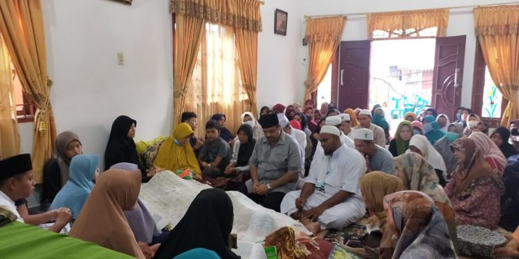 Hasim Melayat ke Rumah Duka Almarhum H Suyono, Tokoh Agama di Bangun