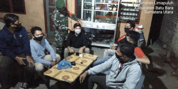Inergitas TNI-Polri Laksanakan Patroli Penegakan Disipin Protokol Kesehatan Ditempat Keramaian Inergitas TNI-Polri Laksanakan Patroli Penegakan Disipin Protokol Kesehatan Ditempat Keramaian