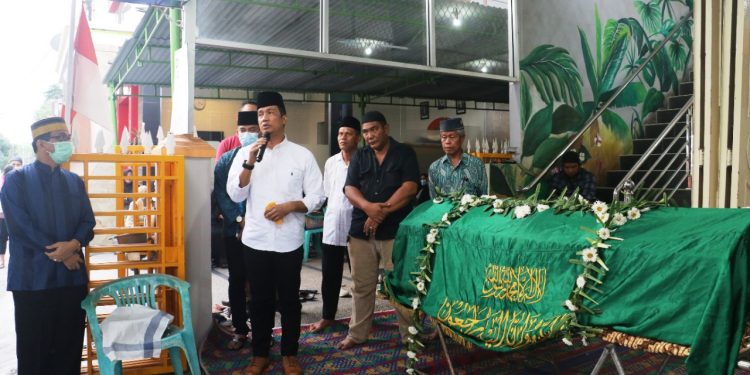 Melayat Almarhum Ketua BKM Masjid Raya, Walikota Siantar Kenang Pertemuan Terakhir