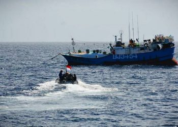 Kolonel Laut (P) Binsar Alfred Syaiful Sitorus Pimpin Penangkapan Kapal Ikan Asing Berbendera Taiwan di Laut Natuna Utara