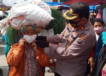Polres Humbahas, TNI dan Tim Gabungan Disiplinkan Masyarakat Terapkan Protokol kesehatan